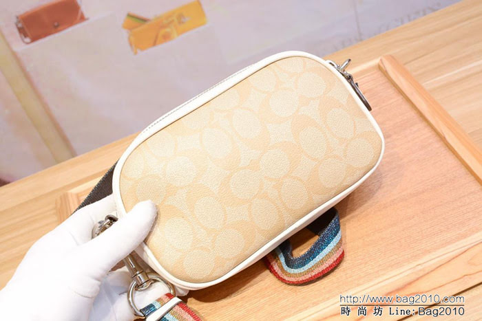 COACH蔻馳 31349 新款 徽章相機包 迪士尼米奇合作限量版 彩虹寬版肩帶  Chz1068
